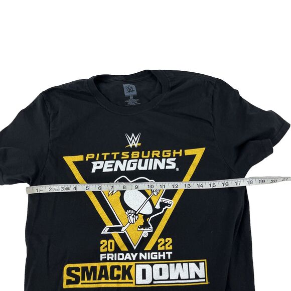 Mens WWE Wrestling Pittsburgh Penguins 2022 Smackdown Graphic T-Shirt Sz M Black - Picture 5 of 6
